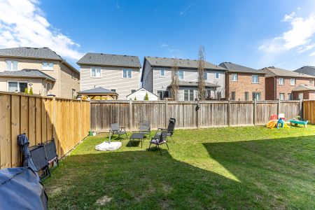 For Lease - 130 Ice Palace Crescent, Oshawa, Ontario - Photo 2