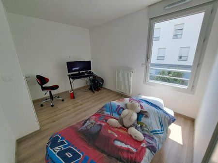 Location Appartement 3 pièces 65m² BONNEVILLE 74130 - Photo 4
