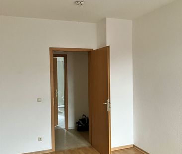 Schöne 2-Raum Whg.in Grimma, EBK, Bad mit Fenster und Balkon! - Photo 2