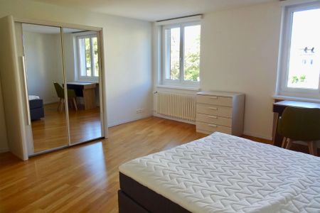 Furnished room in modernised apartment in a top location - Photo 2