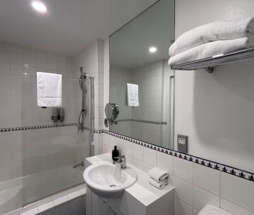 512/87 Kilmore Street - Photo 2