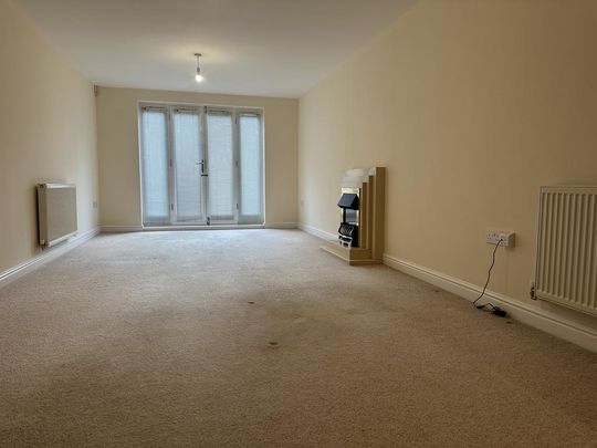 1 bedroom ground floor flat to rent - Photo 1