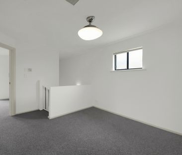 Modern Comfort Meets Easy Living - Photo 4