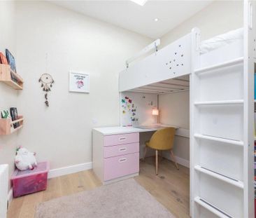 3 bedroom flat to rent - Photo 5