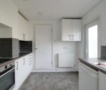 2 bedroom terraced house to rent - Photo 6