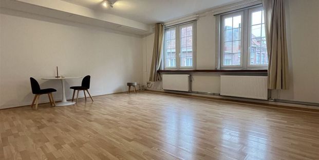 Appartement te huur in Tournai voor € 675 met 1 slaapkamer - Photo 1