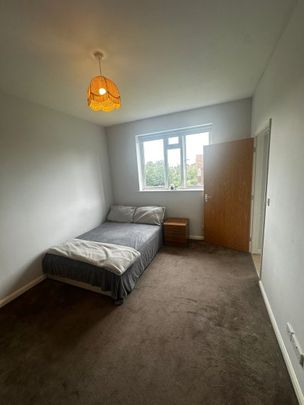 2 En-suite Double Rooms Available Now - Photo 1