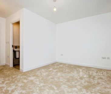 4 bedroom detached house to rent - Photo 3