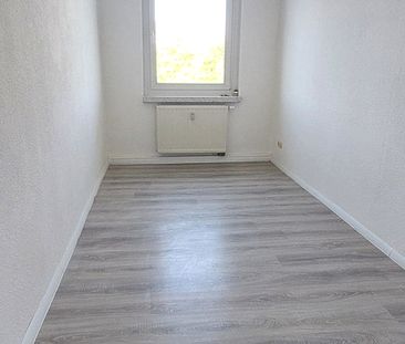 Tolle 3 Raumwohnung mit Balkon !! Neu ab 01.12.2024 fertig! - Photo 2