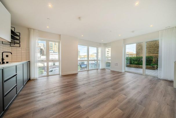 3 bedroom flat to rent - Photo 1