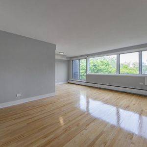 Large And Renovated 5 1/2 - 5765 Cote-St-Luc Road, Montréal - Photo 3