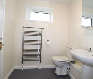 Downfield Road, Cheshunt, EN8 - Photo 1