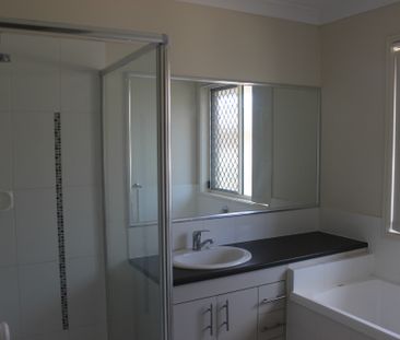 Large 3 Brm Unit - Photo 2