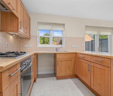 3 bedroom terraced house to rent - Photo 6