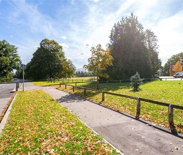 Hirschield Drive, Leybourne, West Malling, Kent, ME19 - Photo 4