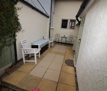 2 bedroom terraced house to rent - Photo 1