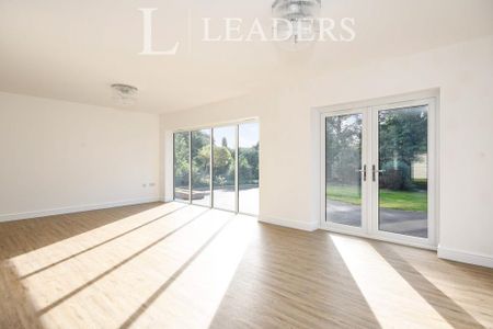 4 bedroom bungalow to rent - Photo 4