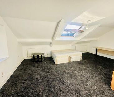 6 bedroom terraced house to rent - Photo 2