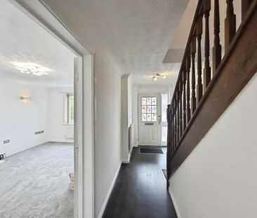 4 bedroom detached house to rent - Photo 3