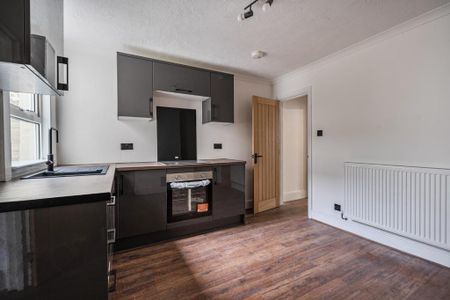 3 bedroom terraced house to rent - Photo 3