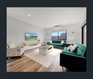 34 Byre Street, Doreen, Vic 3754 - Photo 2