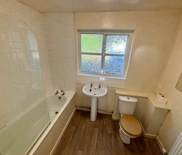 3 bedroom terraced house to rent - Photo 6