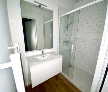 A VILLENEUVE SUR LOT, T2 DE 45,1M2 NEUF, AVEC TERRASSE ET PA - Photo 3