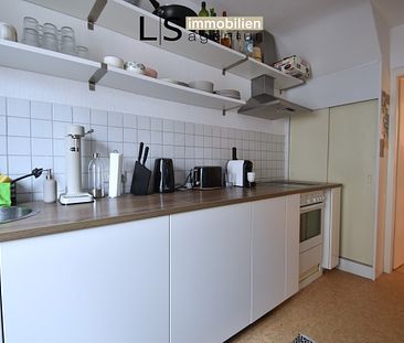 **Dachgeschoss** Gemütliche 3 Zimmer-DG-Wohnung in schönem Altbau, mitten im Stuttgarter Westen! - Foto 2