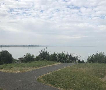 CLENDON PARK, 3 BEDROOMS - Photo 1