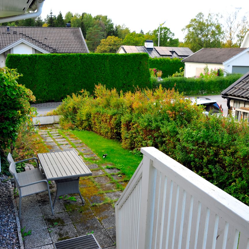 Befälsvägen, Sollentuna - Photo 1