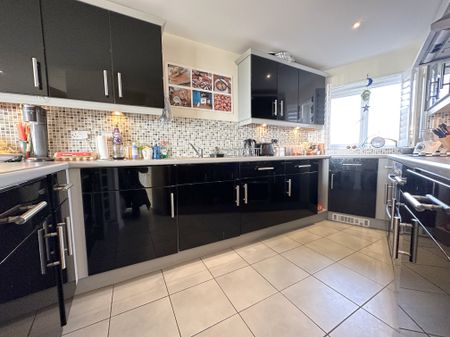 2 bedroom apartment to rent 16 San Diego Way, Sovereign Harbour North, Eastbourne, BN23 - Photo 5