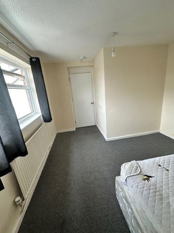6 bedroom house of multiple occupation to rent - Photo 3