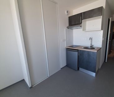 Location Appartement 1 pièce 18m² NIMES 30000 - Photo 1