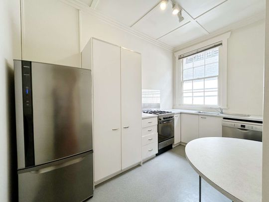 Charming Apartment Gem on Newton Road, Mount Eden! - Photo 1