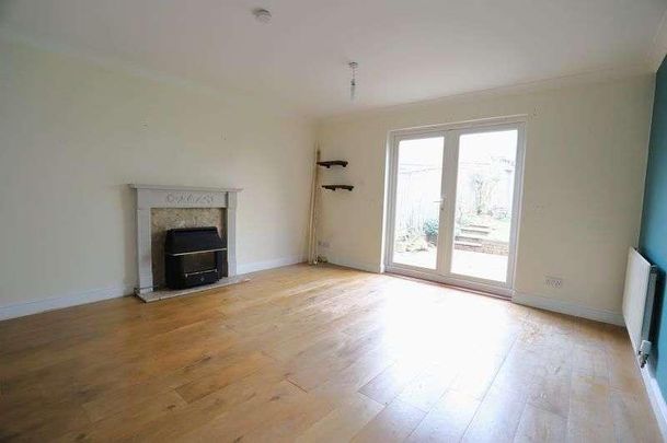 Humphries Park, Exmouth, EX8 - Photo 1