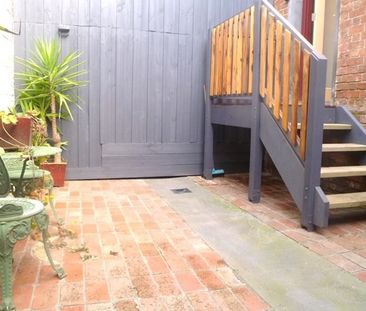 15 Industry Lane, Coburg - Photo 2