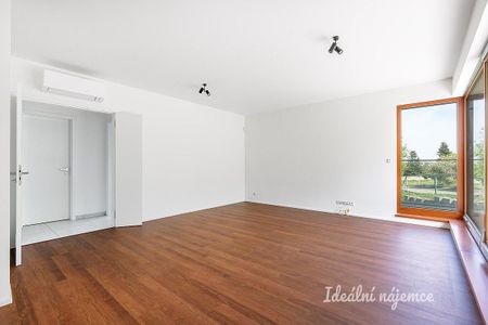Pronájem bytu 2+kk 67 m² - Фото 3