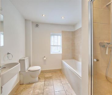 3 bedroom semi-detached house to rent - Photo 4