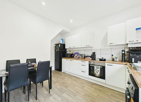 2 bedroom terraced house to rent - Photo 2