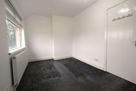 Yew Lane, Sheffield, S5 - Photo 5