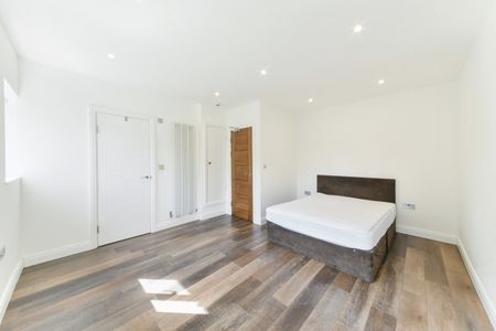 5 bedroom terraced property to rent - Photo 4