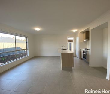 4 Bedroom Family Home - Photo 5
