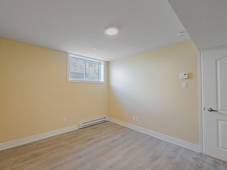 For Lease - 1969 HAWKER Private, Carp - Huntley Ward, Ontario - Photo 3