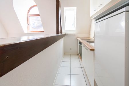 Gepflegte und charmante Zwei-Zimmer-Wohnung im Dachgeschoss. Solingen Mitte. - Foto 2