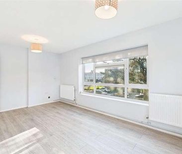 Dale Court, Grove Hill, South Woodford, London, E18 - Photo 4