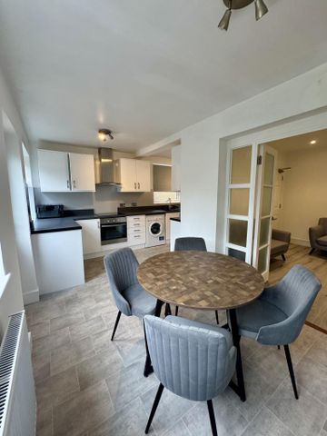 4 bedroom semi-detached house to rent - Photo 4