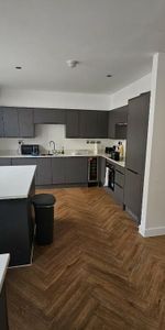 1 bedroom in a flat share to rent - Photo 3