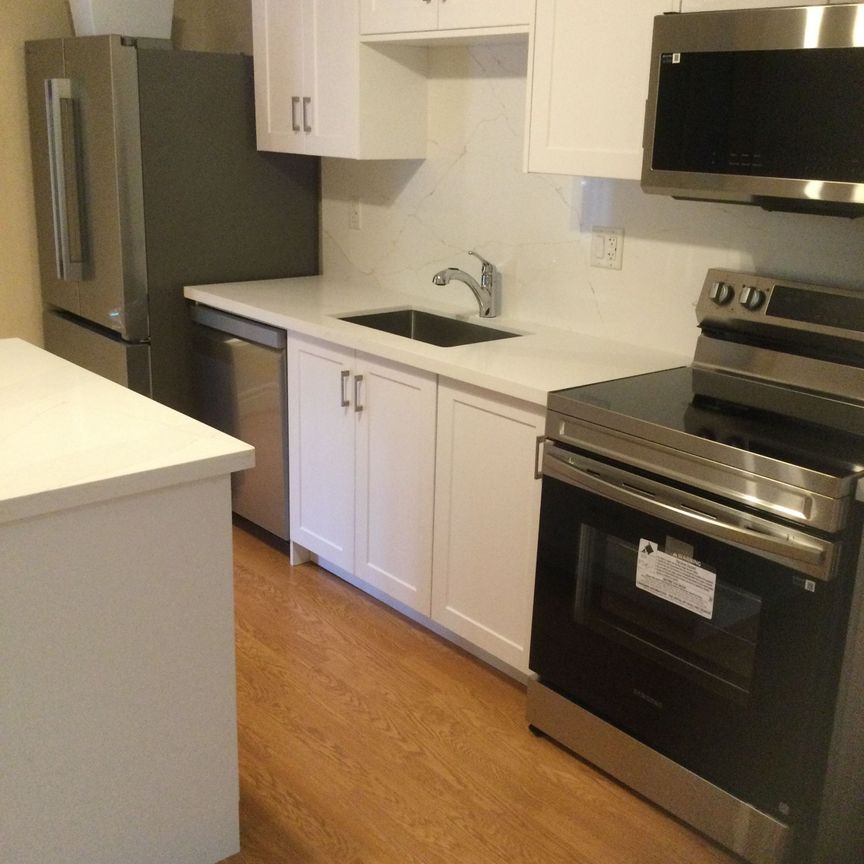 For Lease - 200 Oxford Street, Richmond Hill, Ontario - Photo 1