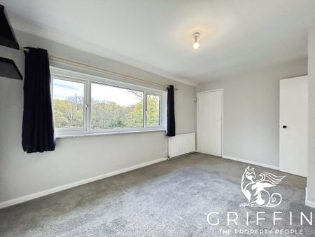 West Thorpe, Basildon, Essex, SS14 - Photo 3