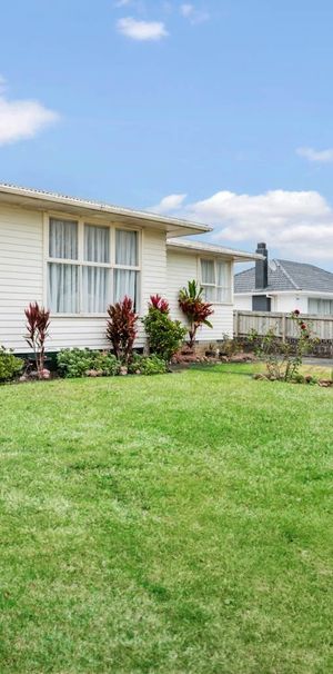 Mangere, 4 bedrooms - Photo 1